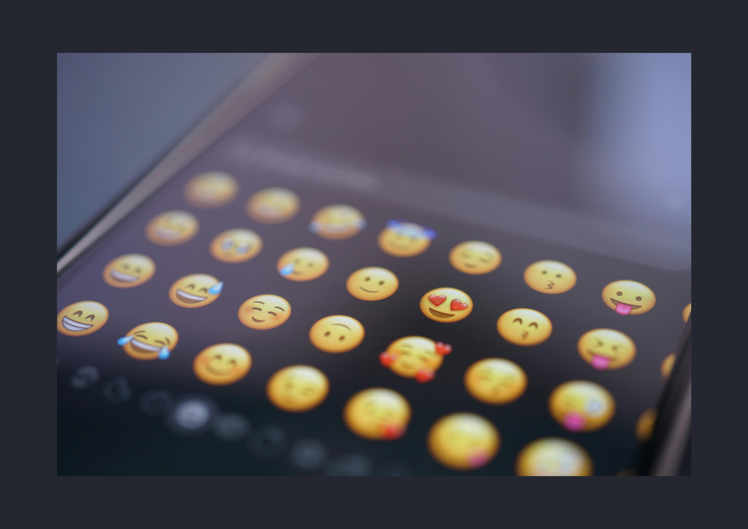 Ketika Emoji Lebih Berbicara daripada Kata-Kata